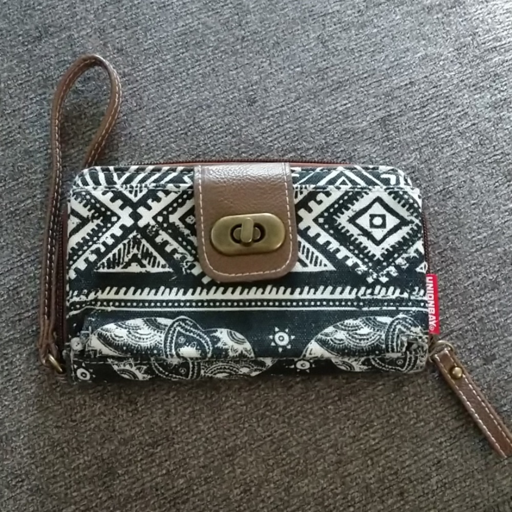 Unionbay Wristlet